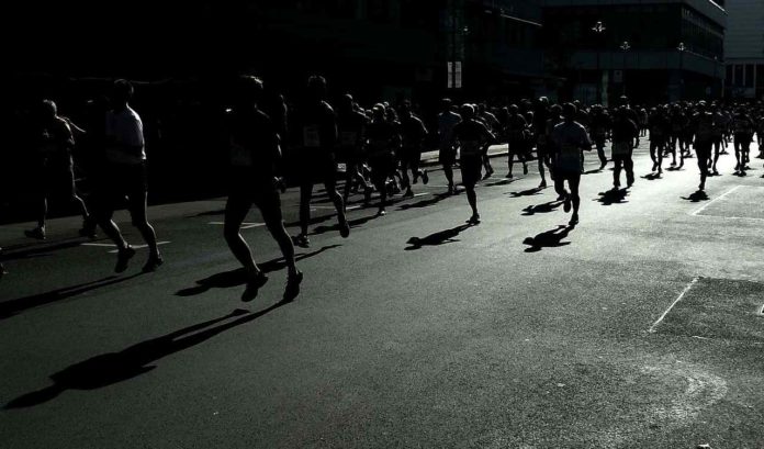 Maratona al buio ( foto libera )