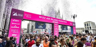 La partenza della Milano Marathon (foto LaPresse/organizzatori)