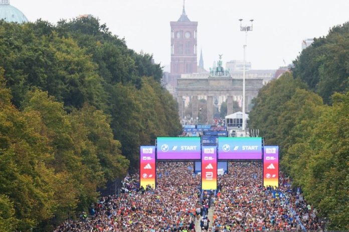 Partenza maratona Berlino 2023 (foto Getty Images Sport/Christian Mang)