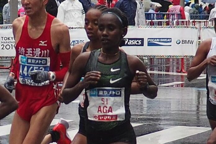 Ruti Aga (Nakashi/ CC BY-SA 2.0 – Wikimedia Commons -ritaglio)